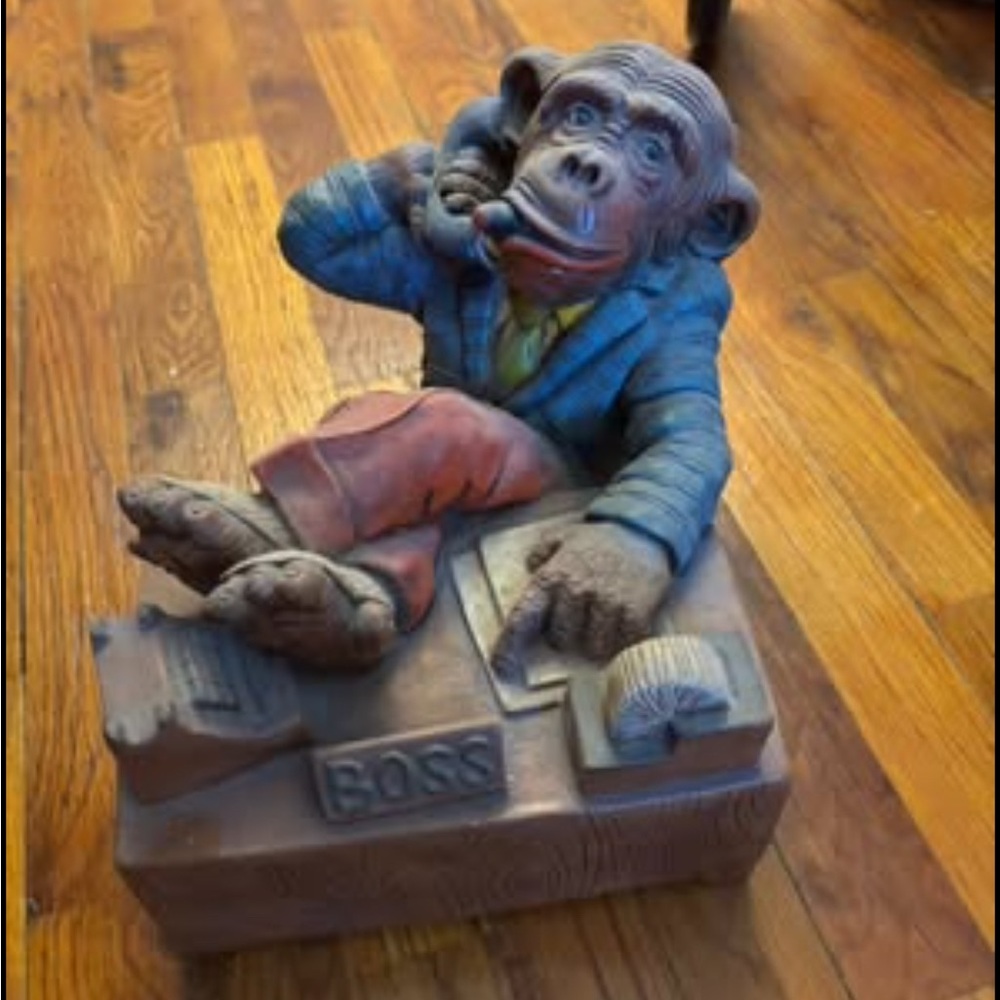 VINTAGE PROGRESSIVE ART PRODUCTS MONKEY ON PHONE BOSS 1976 HEAVY CHALKWARE